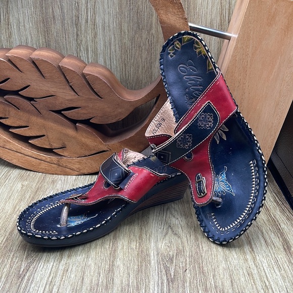 ELITE by Corey’s Folson Embossed Wedge Sandal - 9 (US) - Picture 2 of 8